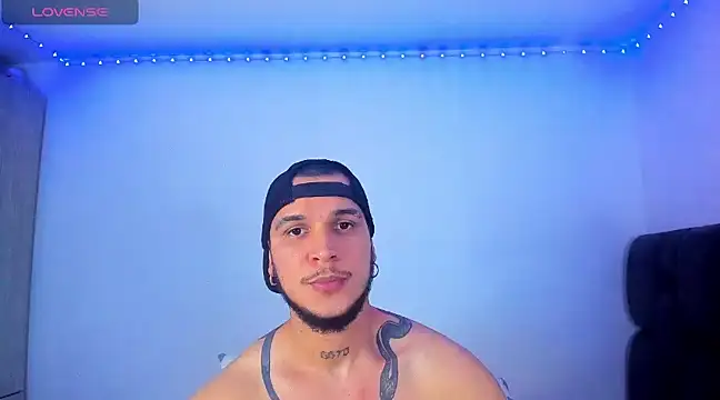 Snapshot of austinoficial chatting on 01/19/25, 03:29 austinoficial online show from 01/19/25, 03:29