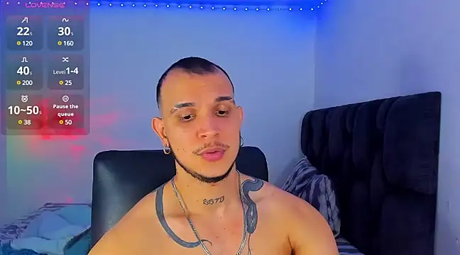 Snapshot of austinoficial chatting on 02/12/25, 08:29 austinoficial online show from 02/12/25, 08:29