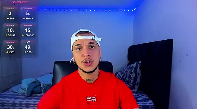 Snapshot of austinoficial chatting on 02/15/25, 01:42 austinoficial online show from 02/15/25, 01:42