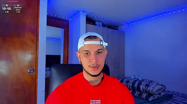 Snapshot of austinoficial chatting on 03/08/25, 04:12 austinoficial online show from 03/08/25, 04:12