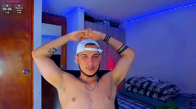 Snapshot of austinoficial chatting on 03/14/25, 04:21 austinoficial online show from 03/14/25, 04:21