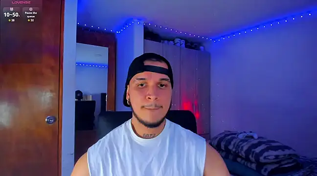 Snapshot of austinoficial chatting on 03/15/25, 05:52 austinoficial online show from 03/15/25, 05:52