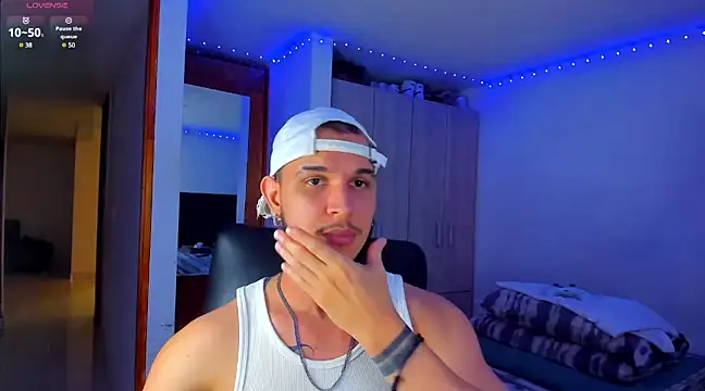 Snapshot of austinoficial chatting on 03/19/25, 05:52 austinoficial online show from 03/19/25, 05:52