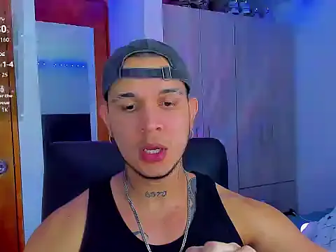 Snapshot of austinoficial chatting on 09/11/25, 03:17 austinoficial online show from 09/11/25, 03:17