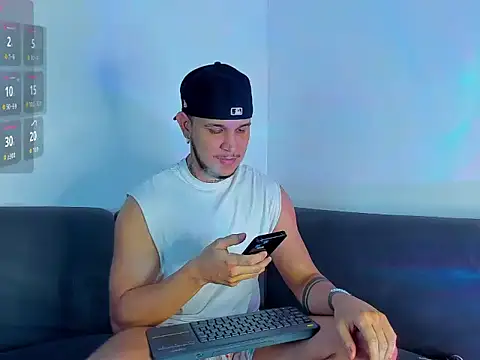 Snapshot of austinoficial chatting on 10/09/25, 11:47 austinoficial online show from 10/09/25, 11:47