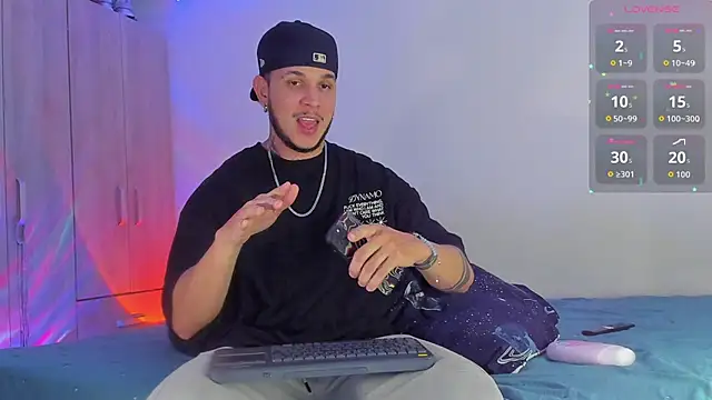 Snapshot of austinoficial chatting on 11/15/25, 11:21 austinoficial online show from 11/15/25, 11:21