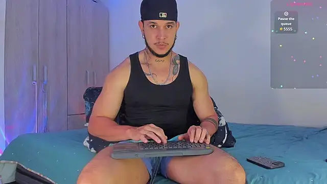 Snapshot of austinoficial chatting on 11/21/25, 08:07 austinoficial online show from 11/21/25, 08:07