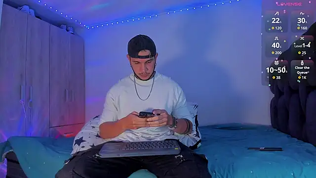 Snapshot of austinoficial chatting on 11/29/25, 09:29 austinoficial online show from 11/29/25, 09:29