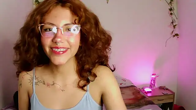 Snapshot of zoe_ch_ chatting on 09/09/25, 04:23 zoe ch online show from 09/09/25, 04:23