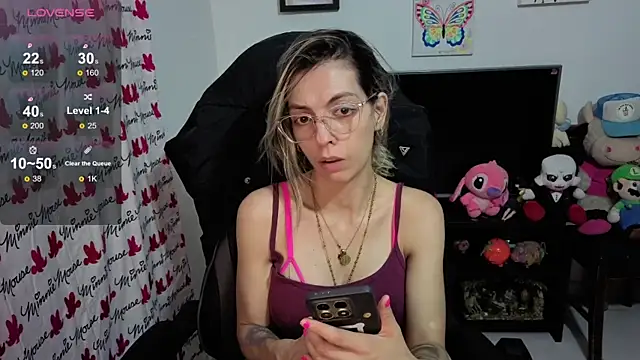 Snapshot of Princezzlove3 chatting on 09/30/25, 12:37 Princezzlove3 online show from 09/30/25, 12:37