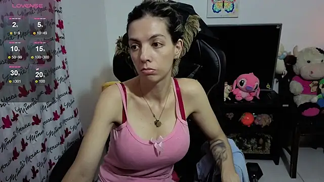 Snapshot of Princezzlove3 chatting on 10/05/25, 03:16 Princezzlove3 online show from 10/05/25, 03:16