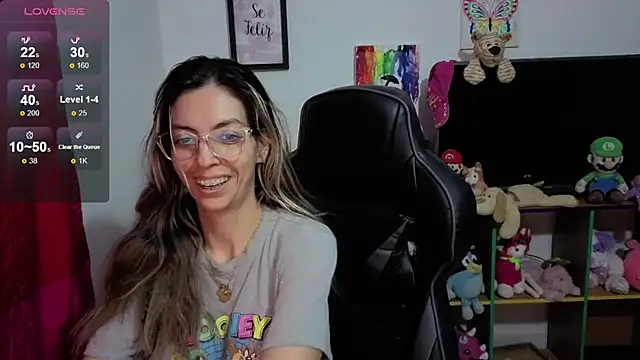 Snapshot of Princezzlove3 chatting on 10/30/25, 01:07 Princezzlove3 online show from 10/30/25, 01:07