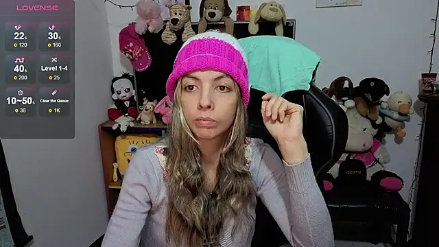 Snapshot of Princezzlove3 chatting on 11/21/25, 12:43 Princezzlove3 online show from 11/21/25, 12:43