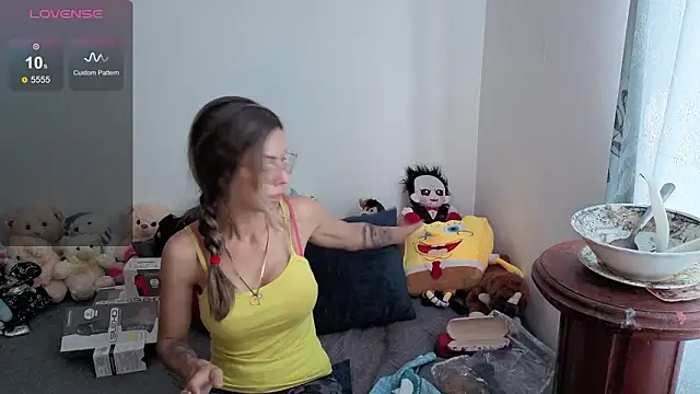 Snapshot of Princezzlove3 chatting on 02/14/26, 01:52 Princezzlove3 online show from 02/14/26, 01:52