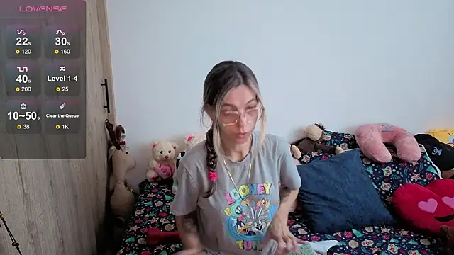 Snapshot of Princezzlove3 chatting on 02/20/26, 01:11 Princezzlove3 online show from 02/20/26, 01:11