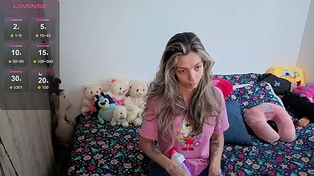 Snapshot of Princezzlove3 chatting on 02/25/26, 01:54 Princezzlove3 online show from 02/25/26, 01:54