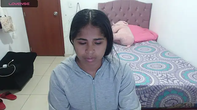 Snapshot of july-feria chatting on 02/02/25, 11:00 july-feria online show from 02/02/25, 11:00