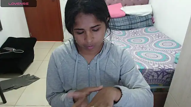 Snapshot of july-feria chatting on 03/14/25, 09:00 july-feria online show from 03/14/25, 09:00