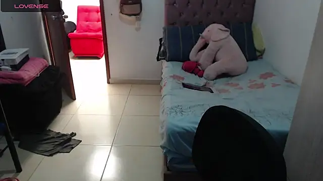 Snapshot of july-feria chatting on 09/15/25, 05:35 july-feria online show from 09/15/25, 05:35