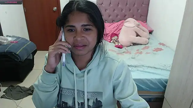 Snapshot of july-feria chatting on 10/25/25, 02:41 july-feria online show from 10/25/25, 02:41