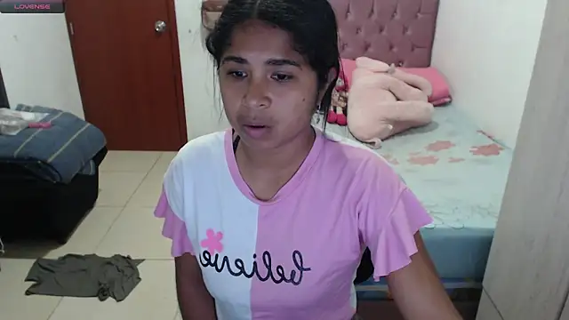 Snapshot of july-feria chatting on 10/25/25, 10:15 july-feria online show from 10/25/25, 10:15