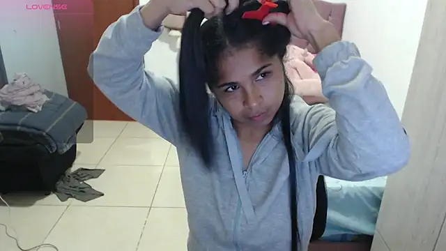 Snapshot of july-feria chatting on 11/17/25, 10:15 july-feria online show from 11/17/25, 10:15