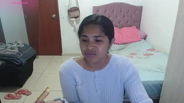 Snapshot of july-feria chatting on 11/24/25, 10:31 july-feria online show from 11/24/25, 10:31