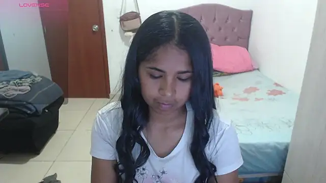 Snapshot of july-feria chatting on 11/25/25, 07:47 july-feria online show from 11/25/25, 07:47