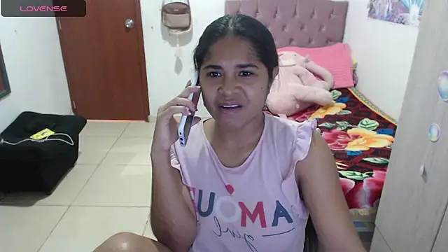 Snapshot of july-feria chatting on 12/22/25, 03:53 july-feria online show from 12/22/25, 03:53