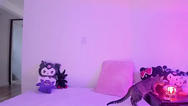 Snapshot of raven__white1 chatting on 10/29/25, 06:53 raven white1 online show from 10/29/25, 06:53