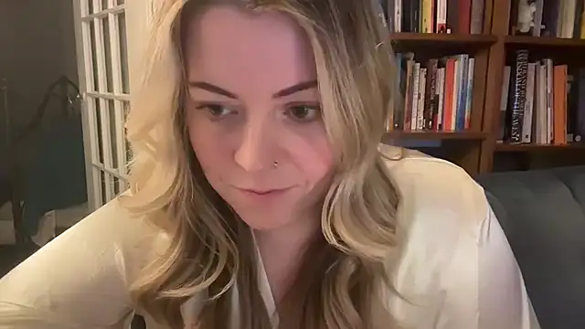 Snapshot of girlnextdoorjoelle chatting on 01/11/25, 08:43 girlnextdoorjoelle online show from 01/11/25, 08:43