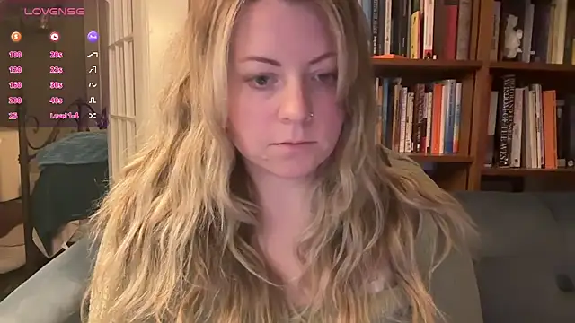 Snapshot of girlnextdoorjoelle chatting on 01/27/25, 05:47 girlnextdoorjoelle online show from 01/27/25, 05:47