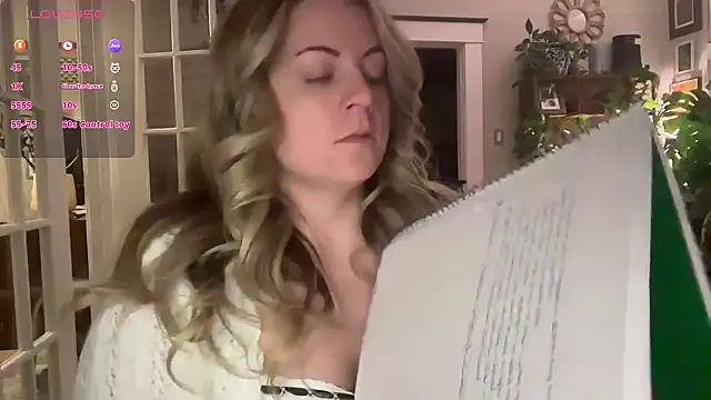 Snapshot of girlnextdoorjoelle chatting on 01/28/25, 06:16 girlnextdoorjoelle online show from 01/28/25, 06:16