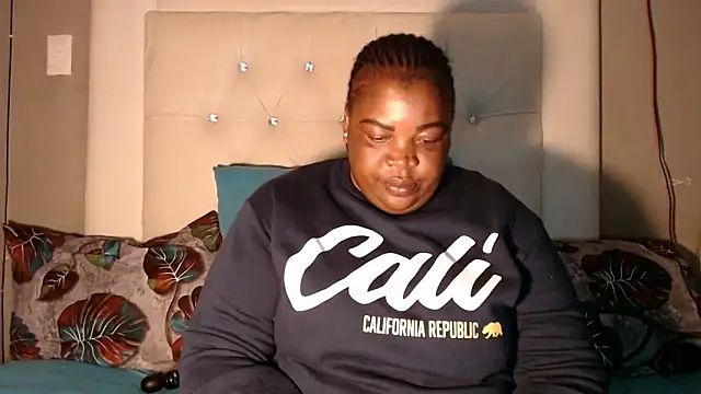 omalicha98 online show from 04/13/26, 06:30