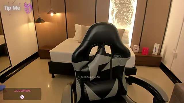 lilly ass  online show from 03/30/26, 02:18