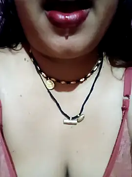 Snapshot of Haseena_Baby chatting on 03/18/25, 01:20 Haseena Baby online show from 03/18/25, 01:20