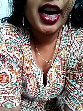 Snapshot of Haseena_Baby chatting on 12/16/25, 10:20 Haseena Baby online show from 12/16/25, 10:20