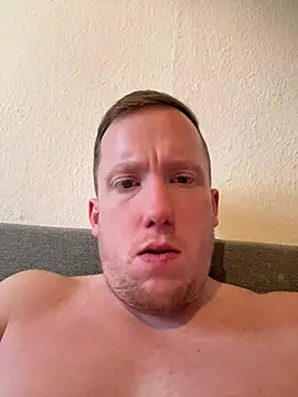 Snapshot of Sklavesucht2025 chatting on 01/27/25, 12:48 Sklavesucht2025 online show from 01/27/25, 12:48