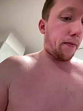 Snapshot of Sklavesucht2025 chatting on 02/11/25, 09:35 Sklavesucht2025 online show from 02/11/25, 09:35