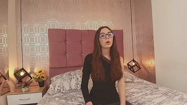 Snapshot of victoriapalmerfg chatting on 02/26/25, 07:38 victoriapalmerfg online show from 02/26/25, 07:38