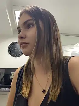 Snapshot of Aitana_Hilton_ chatting on 03/12/25, 11:42 Aitana Hilton online show from 03/12/25, 11:42