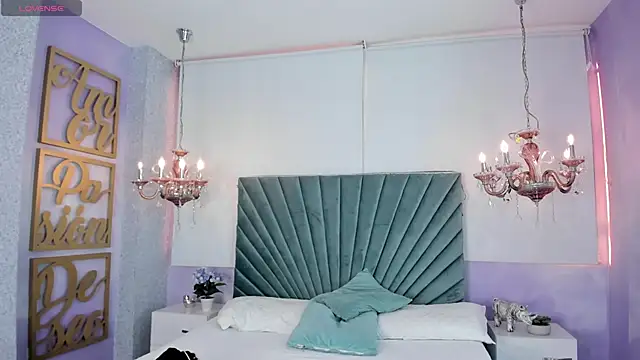 Snapshot of Aitana_Hilton_ chatting on 09/14/25, 11:31 Aitana Hilton online show from 09/14/25, 11:31