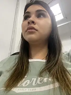 Snapshot of Aitana_Hilton_ chatting on 10/09/25, 11:41 Aitana Hilton online show from 10/09/25, 11:41