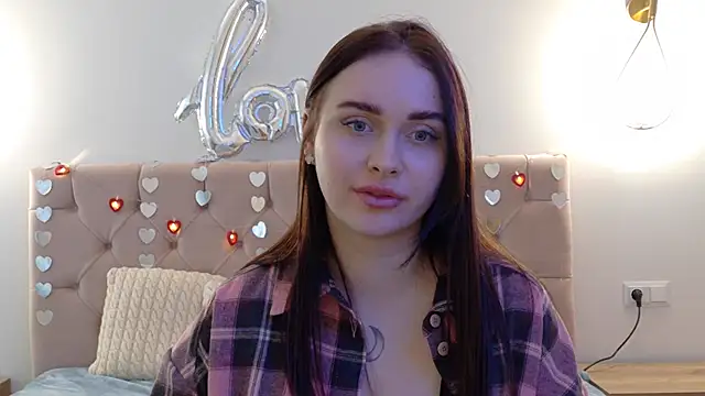 Snapshot of Lilliana_Moon chatting on 02/16/25, 12:10 Lilliana Moon online show from 02/16/25, 12:10