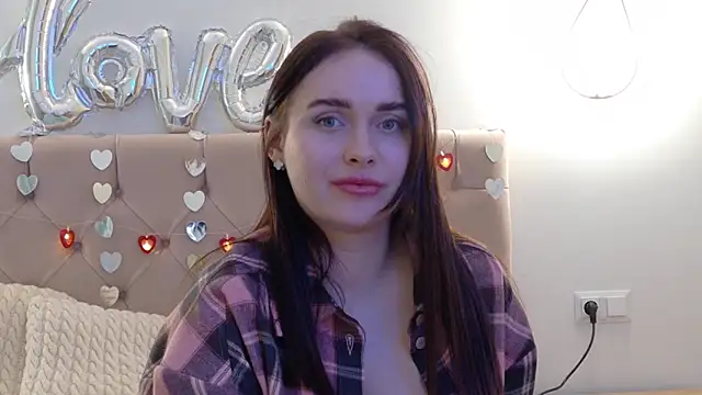 Snapshot of Lilliana_Moon chatting on 02/16/25, 03:16 Lilliana Moon online show from 02/16/25, 03:16