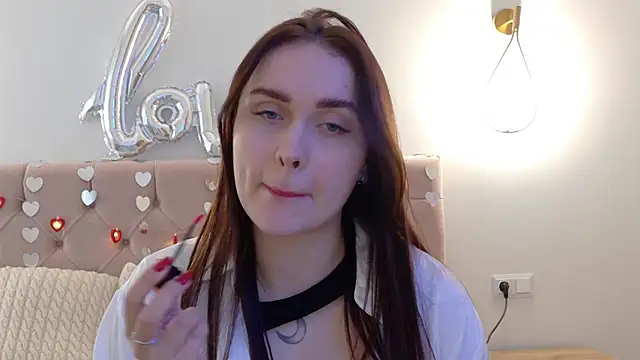 Snapshot of Lilliana_Moon chatting on 02/17/25, 09:46 Lilliana Moon online show from 02/17/25, 09:46