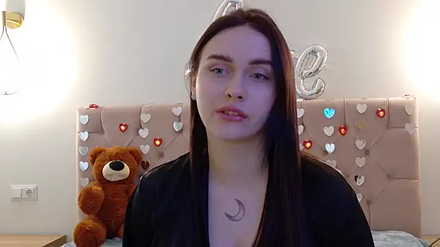 Snapshot of Lilliana_Moon chatting on 02/26/25, 09:21 Lilliana Moon online show from 02/26/25, 09:21