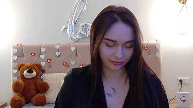 Snapshot of Lilliana_Moon chatting on 02/26/25, 01:08 Lilliana Moon online show from 02/26/25, 01:08