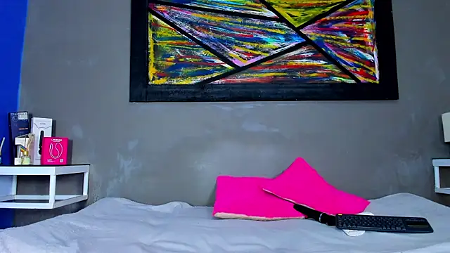 Charlotte curvy  online show from 04/09/26, 08:25