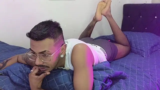 Snapshot of eros-0001 chatting on 01/19/25, 07:58 eros-0001 online show from 01/19/25, 07:58